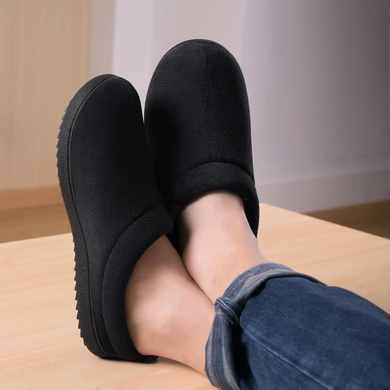 MERRIMAC Men's Slip on Slippers Comfy Memory Foam Non Slip Indoor House Shoes